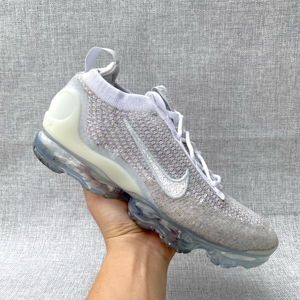 Nike Air VaporMax 2021 Flyknit Women's Size 10